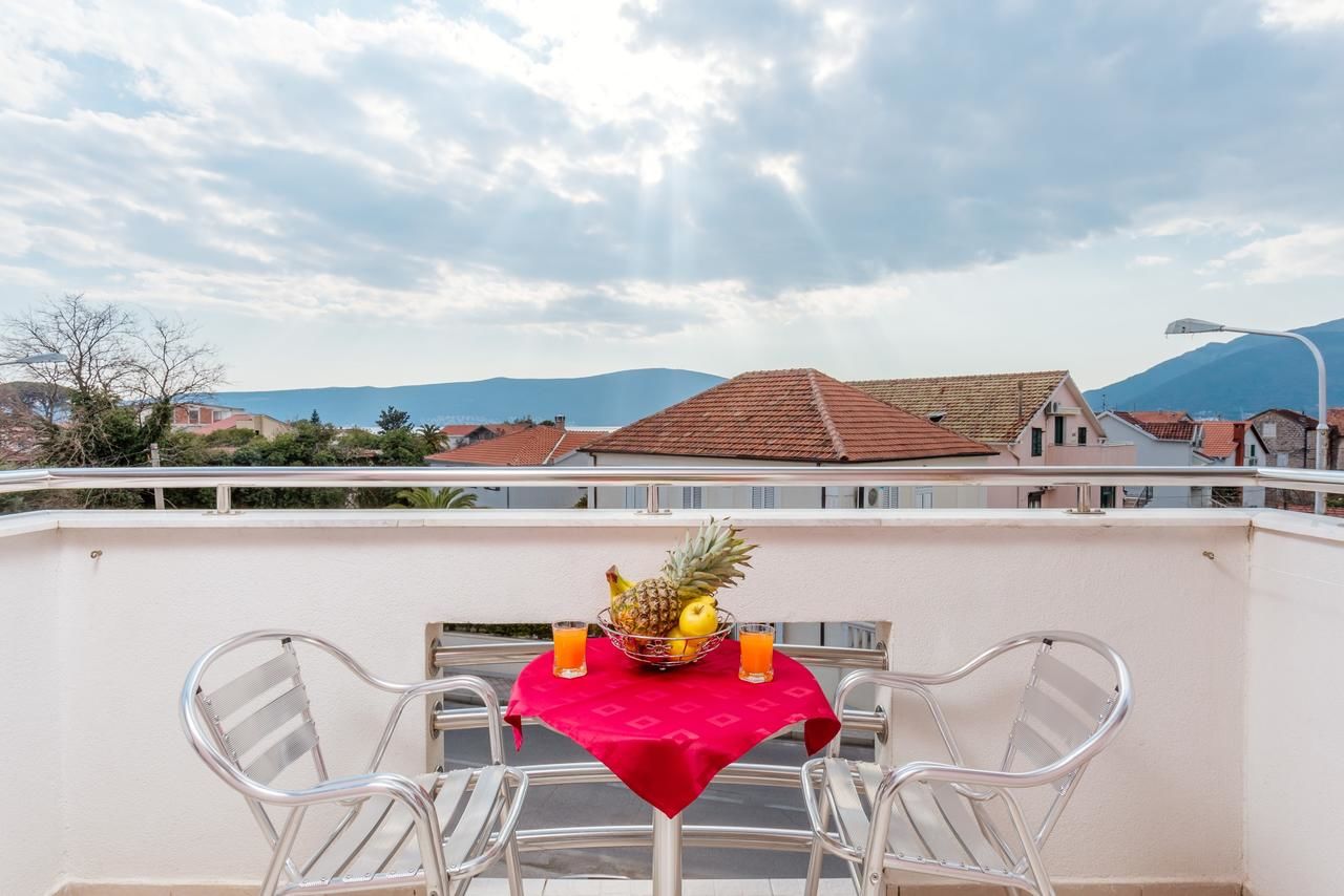 Апартаменты Apartments Perper Тиват