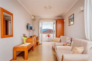Апартаменты Apartments Perper Тиват Апартаменты с 1 спальней и видом на море-11